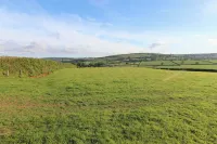 Holly Lodge