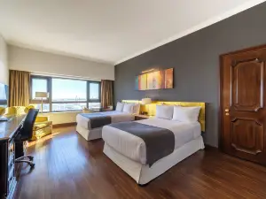 Radisson Montevideo Victoria Plaza Hotel