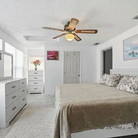 4 bedrooms home located on the deep water canal 13630 Garris Dr. Hudson Fl 34667