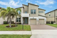 435 Strand Dr - spa