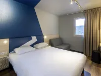 Ibis Budget Millau Viaduc - Swimmingpools