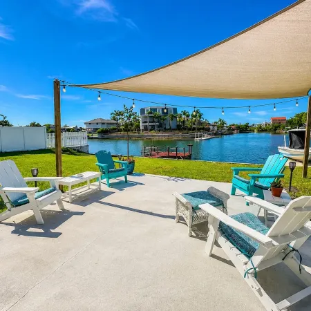 Fully Renovated, Direct Gulf Access w private doc just for you! Отели в г. Эрнандо-Бич