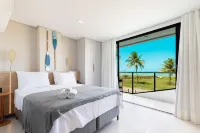 Azimut With Direct Beach Access and Sea View by Carpediem - Alloggi