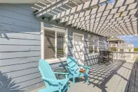 Walk to Gulf: Surfside Beach Home w/ Deck - Wifi