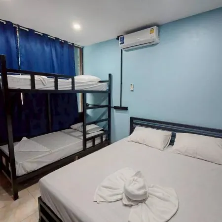 Dee-maak Hostel