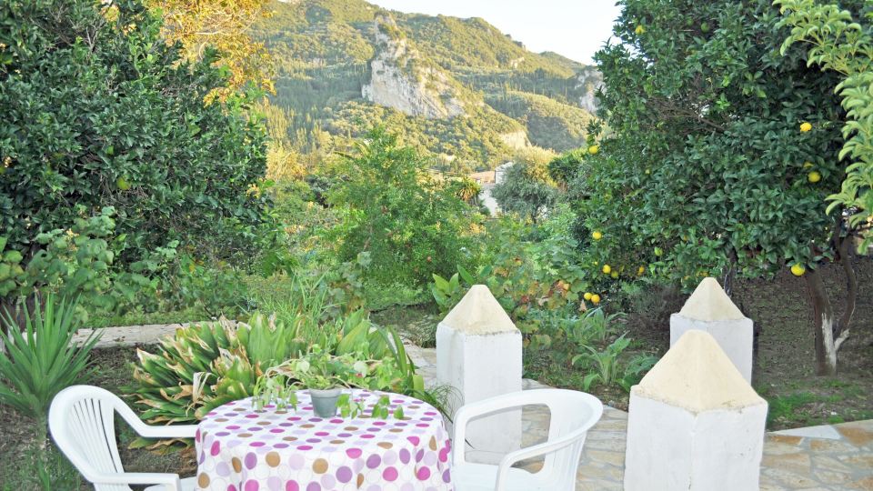 Beachfront Holiday Houses Yannis on Agios Gordios Beach
