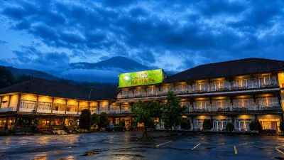 Grand Kanaya Baturraden Hotel Hôtels à : 