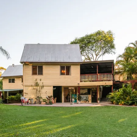Glass House Mountains Ecolodge
