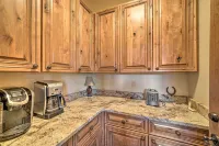Stunning Ski-in/Ski-Out Penthouse Condo w/ Hot Tub - 3 stjerner
