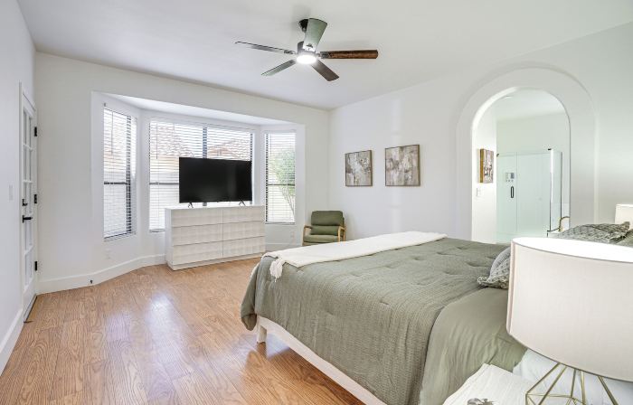 Recently Remodeled Avondale Retreat, Private Yard!