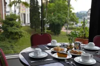 Hotel Franco Blumenau - Frühstück