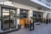 塞特套房及客房飯店 - 限成人 - 民宿