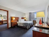 Econo Lodge Inn & Suites Hotels in Waterloo