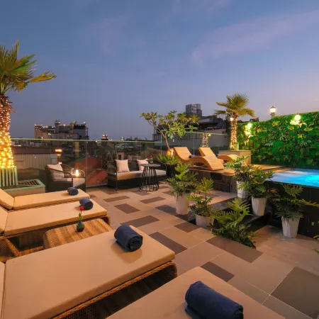 May De Ville Lumiere Hotel
