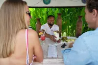 Sugar Cane Club Hotel & Spa - Bar