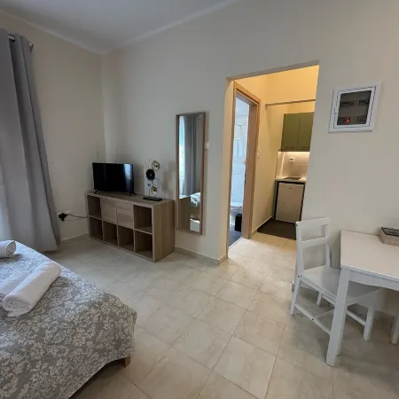 Nautilus Apartments Airport by Airstay