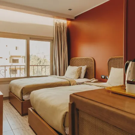 Jimmy Pyramids Hotel