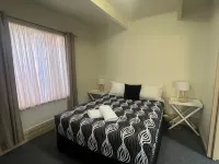 Porepunkah Pines Holiday Park - balcony