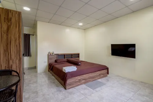 Luxurious 12-Bedroom Villa Retreat in Tambon Pong, Thailand - Wifi