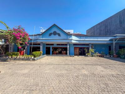 RedDoorz at Hotel Charvita Kupang