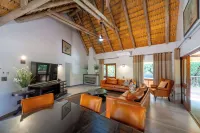 Kruger 268 - Luxury Self-Catering - ロッジ
