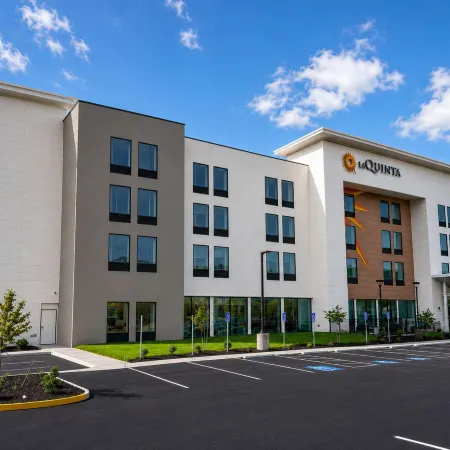 La Quinta Inn & Suites By Wyndham Roanoke Hollins/I-81