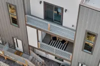 5 Mins to DT Gameroom Balcony Karaoke Sleeps 10 - Holiday Apartments