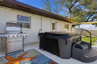Poolside Retreat Sleeps 8 Putt Putt Hot Tub - อ่างจากุชชี่