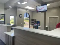 Red Roof Inn Orangeburg - parking