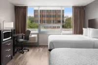 Baymont by Wyndham Great Falls City Center - Swimmingpools