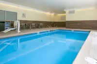 Fairfield Inn Manhattan - Pools