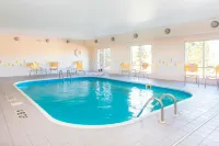 Fairfield Inn & Suites Cheyenne - مسبح