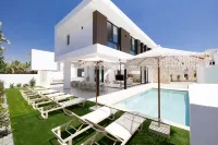 New, 4 bedroom villa with pool, 100 meters from the beach - Boutique