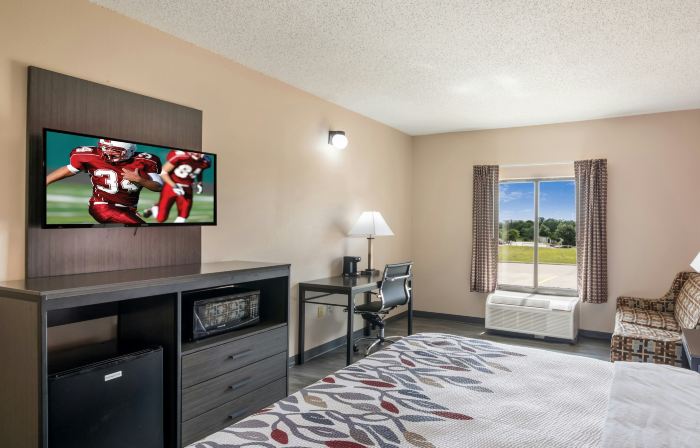 Red Roof Inn & Suites Austin East - Manor