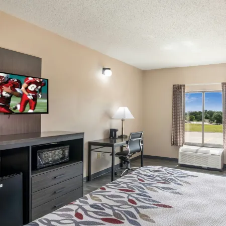 Red Roof Inn & Suites Austin East - Manor