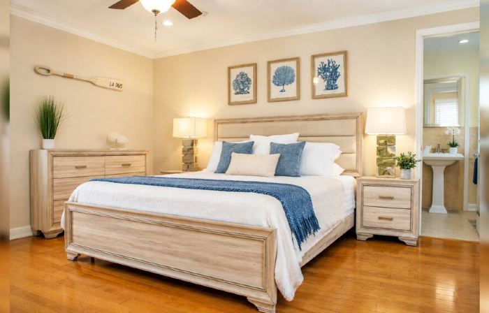 Quiet home with Salt Water Heated Pool, next to Largo Golf Course & IRB!