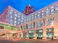 Residence Inn Milwaukee Downtown Hotels near Riverside Theater