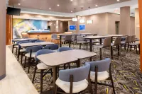 SpringHill Suites Kansas City Airport - breakfast