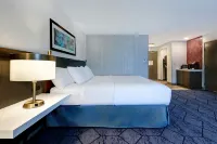 Hilton Garden Inn Cedar Rapids - موقف سيارات