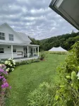 Lareau Farm Inn - parking