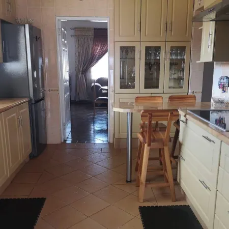 Serene 3-bedroom House Rental Near Sun City Resort