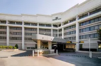Crowne Plaza EXECUTIVE CENTER BATON ROUGE by IHG - Bãi đậu xe