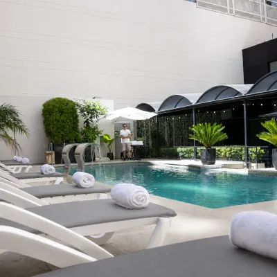 Regal Pacific Puerto Madero Hotels near El Rosedal Park