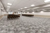 AmericInn by Wyndham Mankato Event Center - Wifi