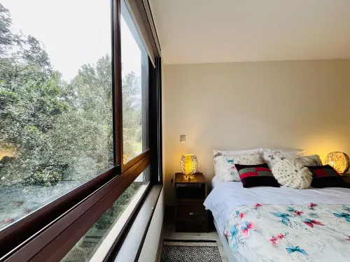 Lakefront Apartment - BBQ, Garden, Pool & Parking - Apartments