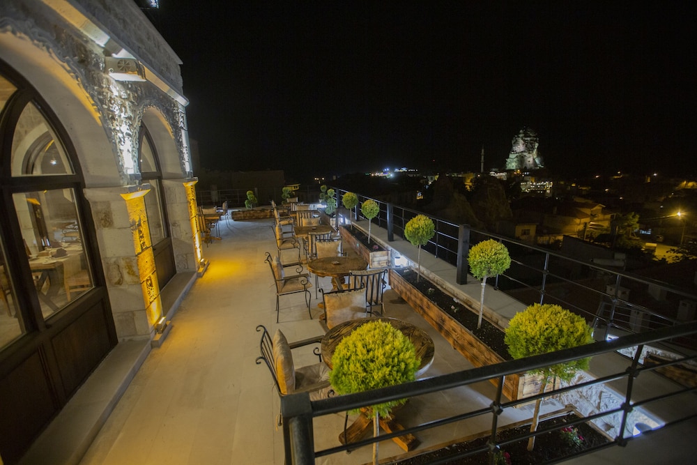 Acer Cave Hotel