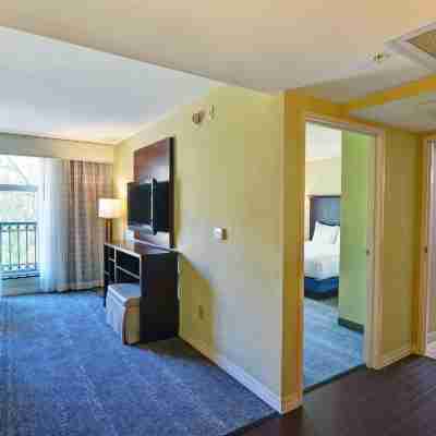 Embassy Suites by Hilton Valencia Rooms