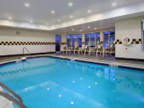 ヒルトン ガーデン イン コロンバス エアポート コロンバスのホテル