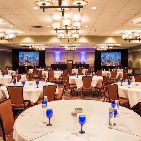 Crowne Plaza Suites MSP AIRPORT - MALL OF AMERICA by IHG