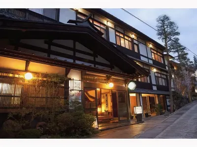 Naraya Ryokan Hotel di Nozawaonsen